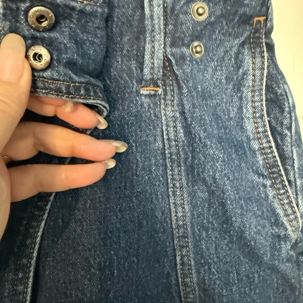 Stylish Blue Denim Mini Skirt - Picture 3 of 5
